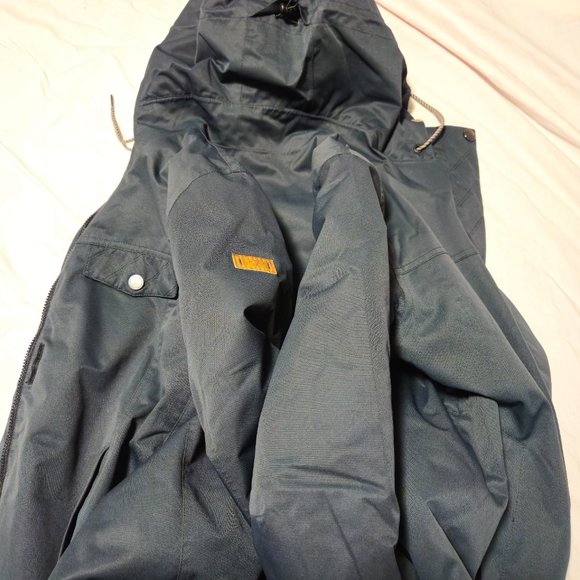 Billie Technical Snow Jacket - Picture 2 of 5